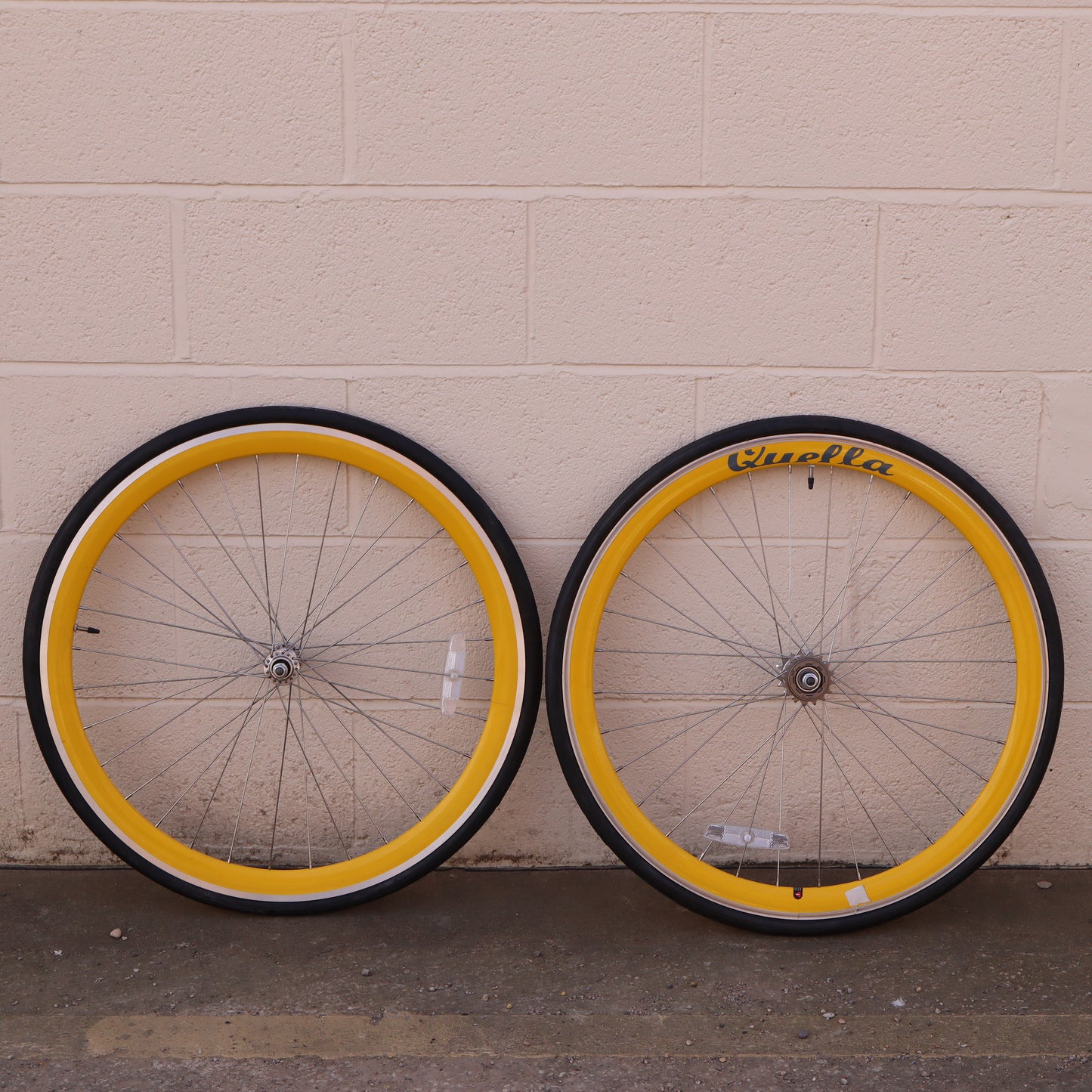 Used Yellow 40mm Deep V - 25 Black Wheelset (WHQ004)