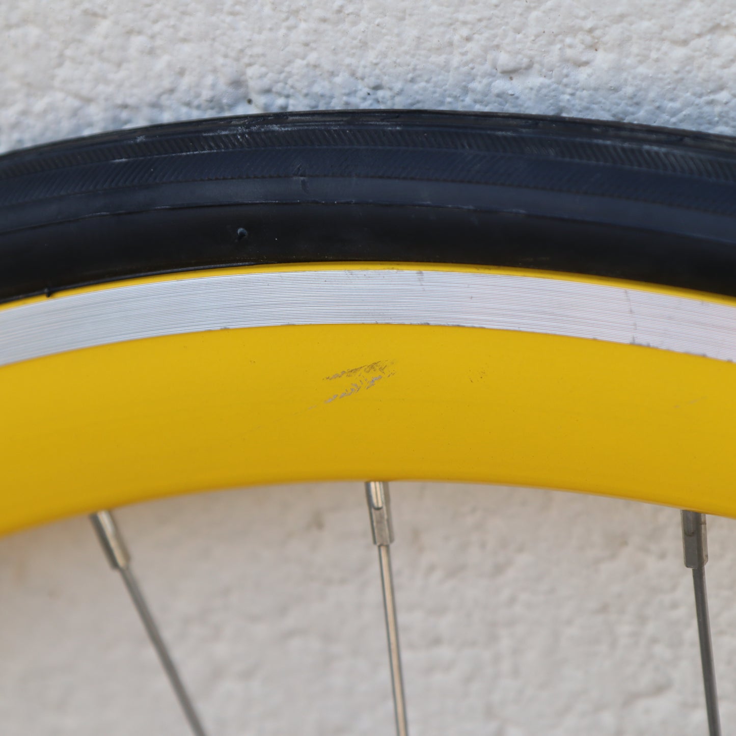 Used Yellow 40mm Deep V - 25 Black Wheelset (WHQ004)