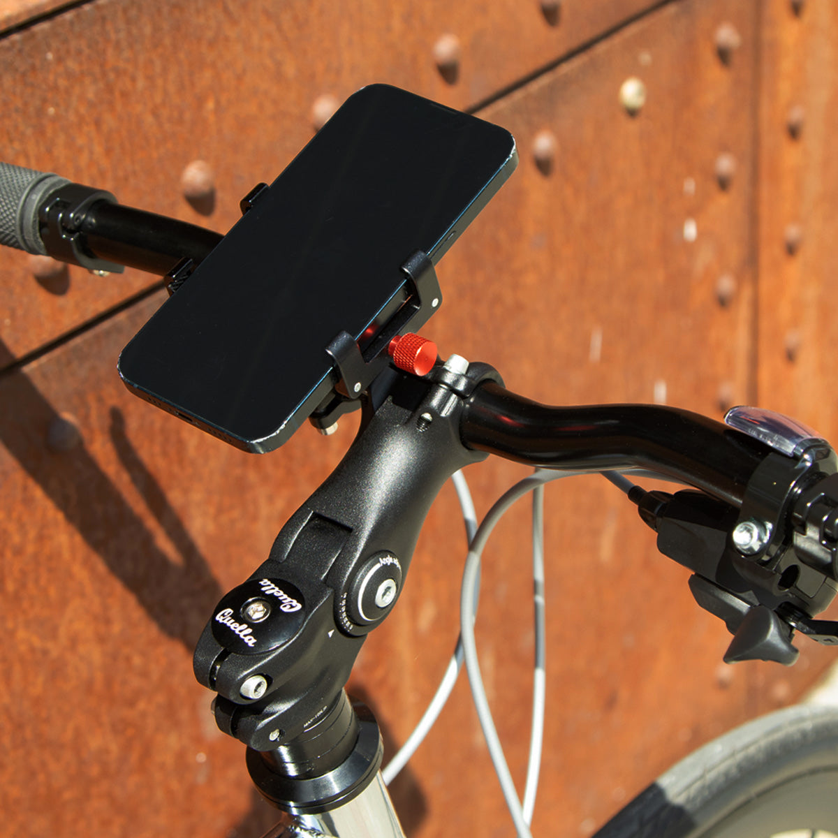 Quella Phone holder - Black or Silver